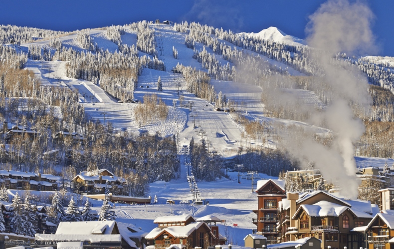 Snowmass Christmas Holiday Destination SkiBookings.com